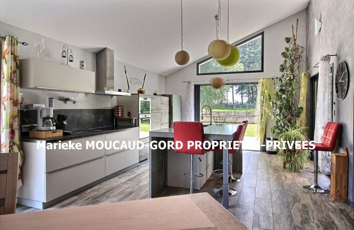 Craponne-sur-Arzon (43500) Très belle maison de 195 m² 5 chambres 3 garages sur 9700m² terrain — photo 4