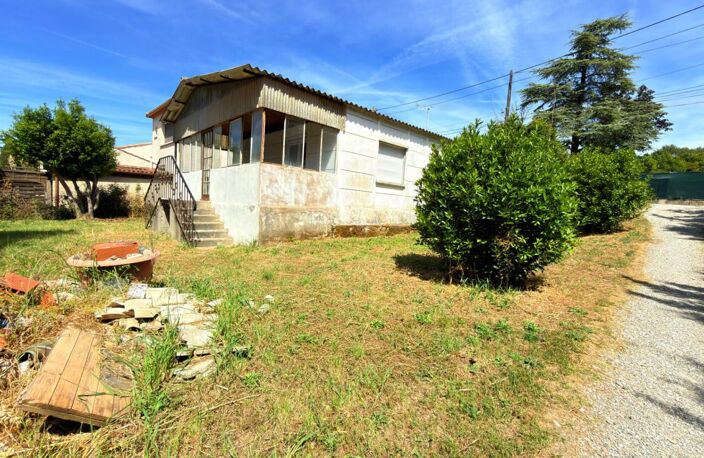 Villemoustaussou ! Maison à RENOVER sur 1100m² de terrain constructible — photo 2