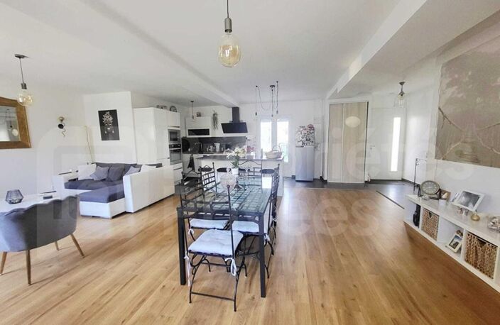 Coup de coeur pour cette maison rénovée, 3 chambres, jardin et stationnement — photo 5