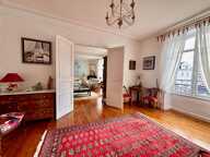 Magnifique Appartement de type Haussmannien 170 m2, cave, garage et parking en plein centre! — photo 3