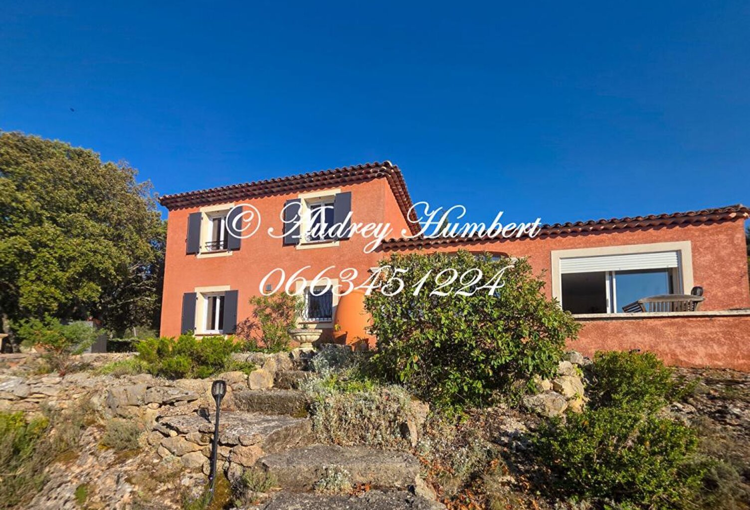 ST JULIEN, Proche GREOUX, VILLA de 135 m² aux belles prestations, édifiée sur 2HA8 de terrain avec vue et spa — photo 1