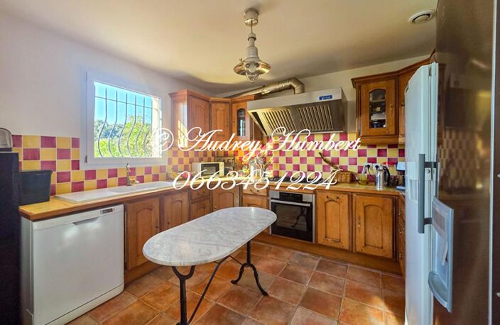 ST JULIEN, Proche GREOUX, VILLA de 135 m² aux belles prestations, édifiée sur 2HA8 de terrain avec vue et spa — photo 4
