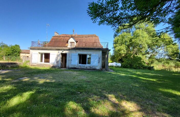 241300 Maison Bosset 5 pièces de plain pied 103 m2 à rénover sur parcelle de 2237 m² — photo 2