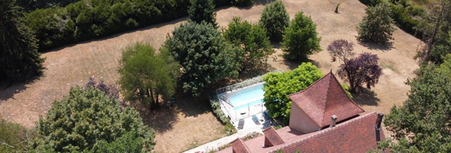 Maison 9 Pièces 200 m² à vendre à Saint-Cyprien (24220)