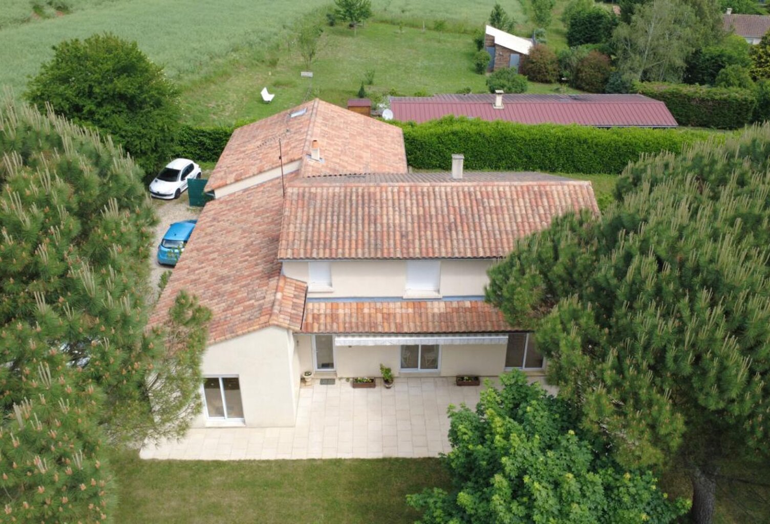 Maison à Ligugé de 230 m2 , 4 chambres +1 studio indépendant, jardin, garage — photo 1