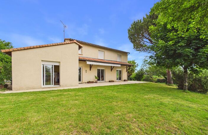 Maison à Ligugé de 230 m2 , 4 chambres +1 studio indépendant, jardin, garage — photo 2