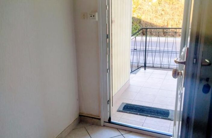 Pavillon sur terrain de 2084m2 clôturé — photo 2