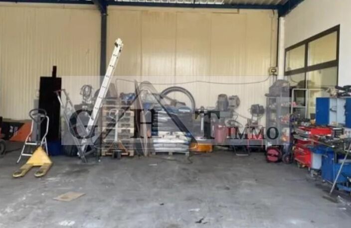300 M² ENTREPOT TERRAIN SUR 3700 M² DE PARCELLE — photo 4