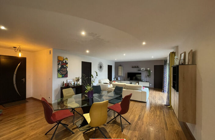 MAISON OSSATURE BOIS STYLE ARCHITECTE AVEC PISCINE — photo 3