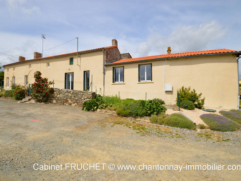 Axe POUZAUGES - LA CHATAIGNERAIE - Jolie longère avec gîte e — photo 1