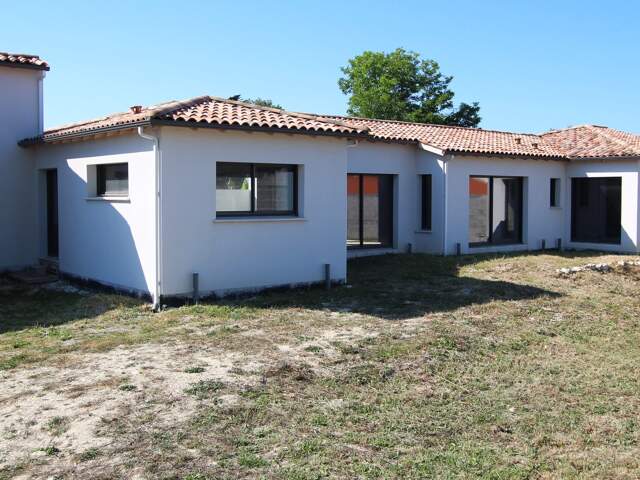Maison contemporaine — photo du bien