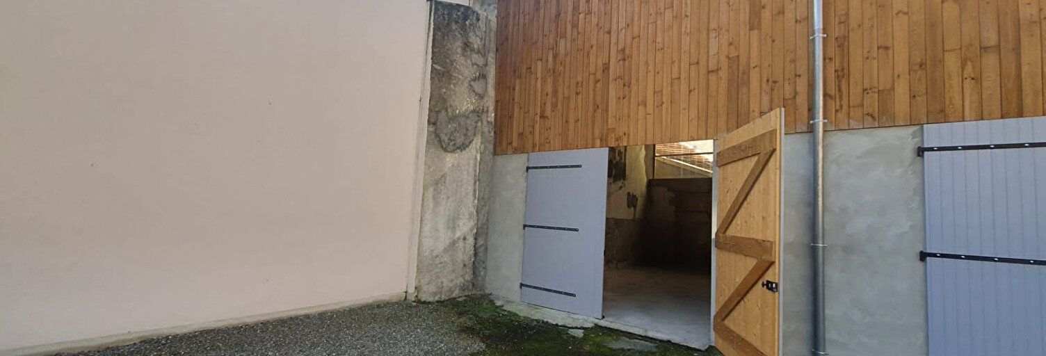 Garage  47 m² à louer à Pau (64000)