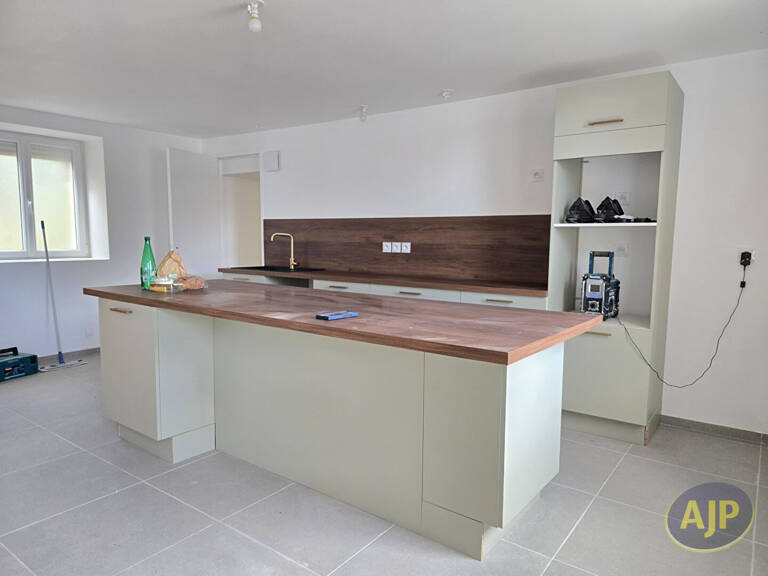 GUEGON Bourg : Maison entièrement rénovée — photo 1