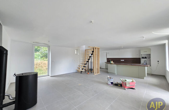GUEGON Bourg : Maison entièrement rénovée — photo 3