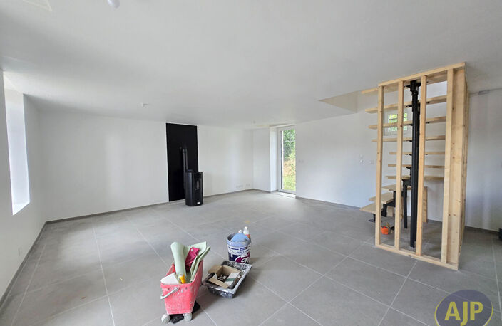 GUEGON Bourg : Maison entièrement rénovée — photo 4