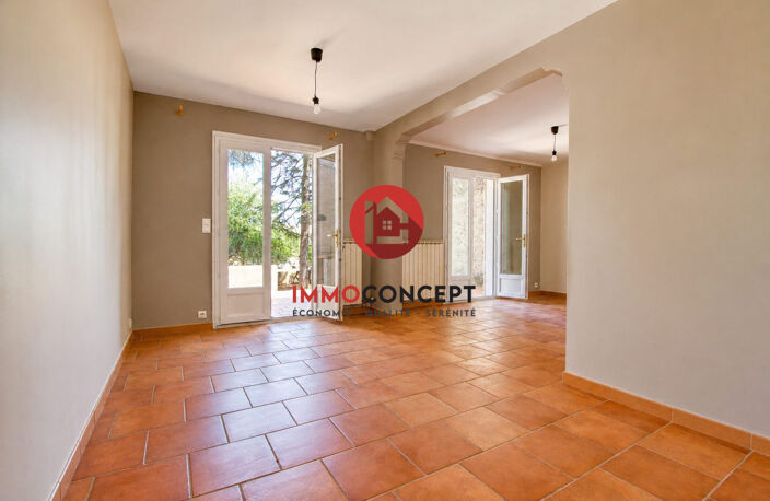 Maison familiale de 97 m² avec jardin arboré, garage et dépen — photo 3