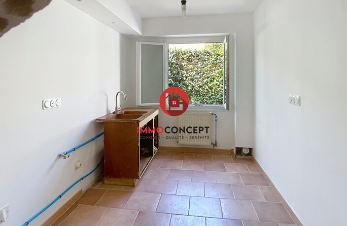 Maison familiale de 97 m² avec jardin arboré, garage et dépen — photo 5