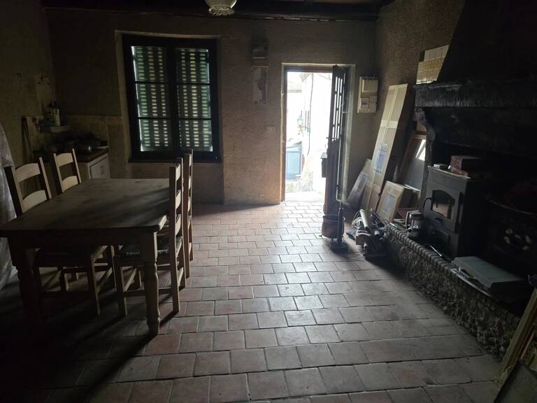 MAISON DE BOURG A RENOVER AVEC JARDIN — photo 1