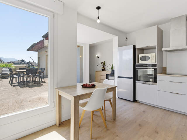 Appartement Duplex dernier étage - Terrasse 45m2 - 110m2 hab — photo du bien