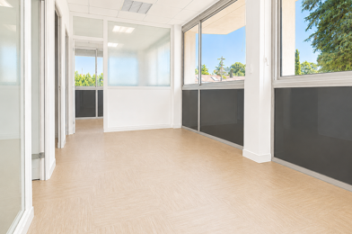 Commerce  83000 €