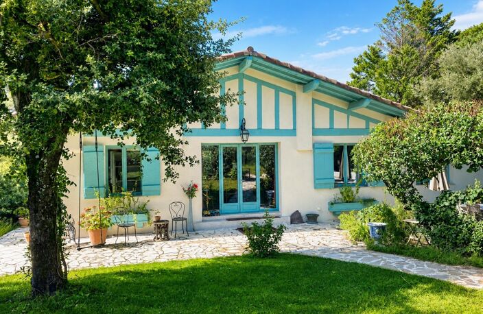 Villa rénovée avec piscine. — photo 3