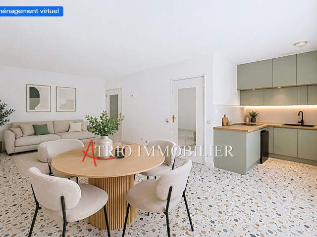 SOUS COMPROMIS DE VENTE Grand studio lumineux de 30m² en étage — photo du bien