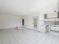 SOUS COMPROMIS DE VENTE Grand studio lumineux de 30m² en étage — photo 3
