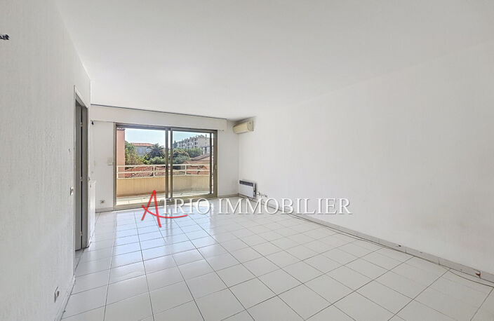SOUS COMPROMIS DE VENTE Grand studio lumineux de 30m² en étage — photo 4