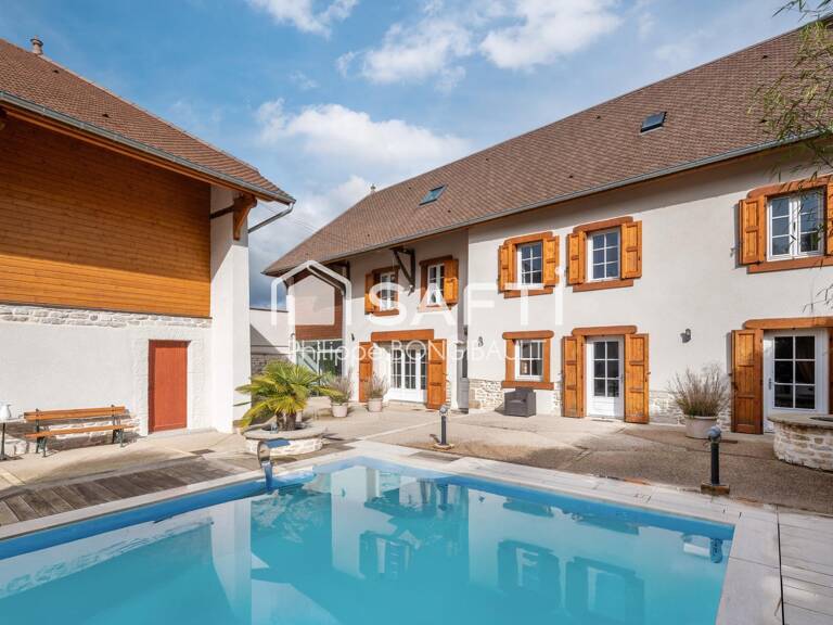 Maison rénovée haut de gamme avec piscine chauffée — photo 1