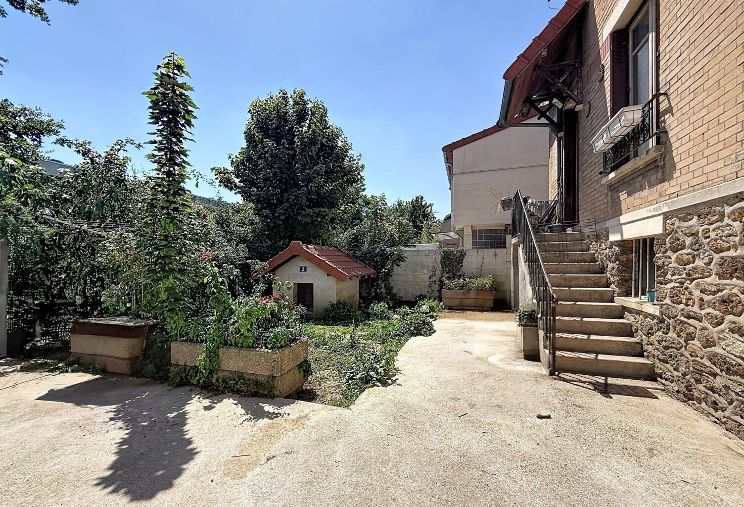 MAISON  AVEC  GARAGE PARKINGS ET  GRAND JARDIN  613 m² DE TERRAIN  VITRY-SUR-SEINE ARDOINES — photo 1