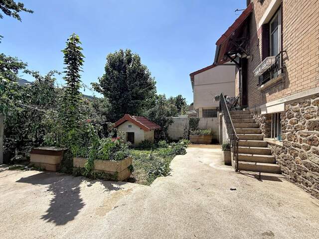 MAISON  AVEC  GARAGE PARKINGS ET  GRAND JARDIN  613 m² DE TERRAIN  VITRY-SUR-SEINE ARDOINES — photo du bien