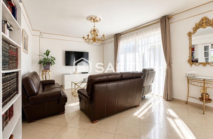 Grande maison familiale avec sous-sol aménagé — photo 2