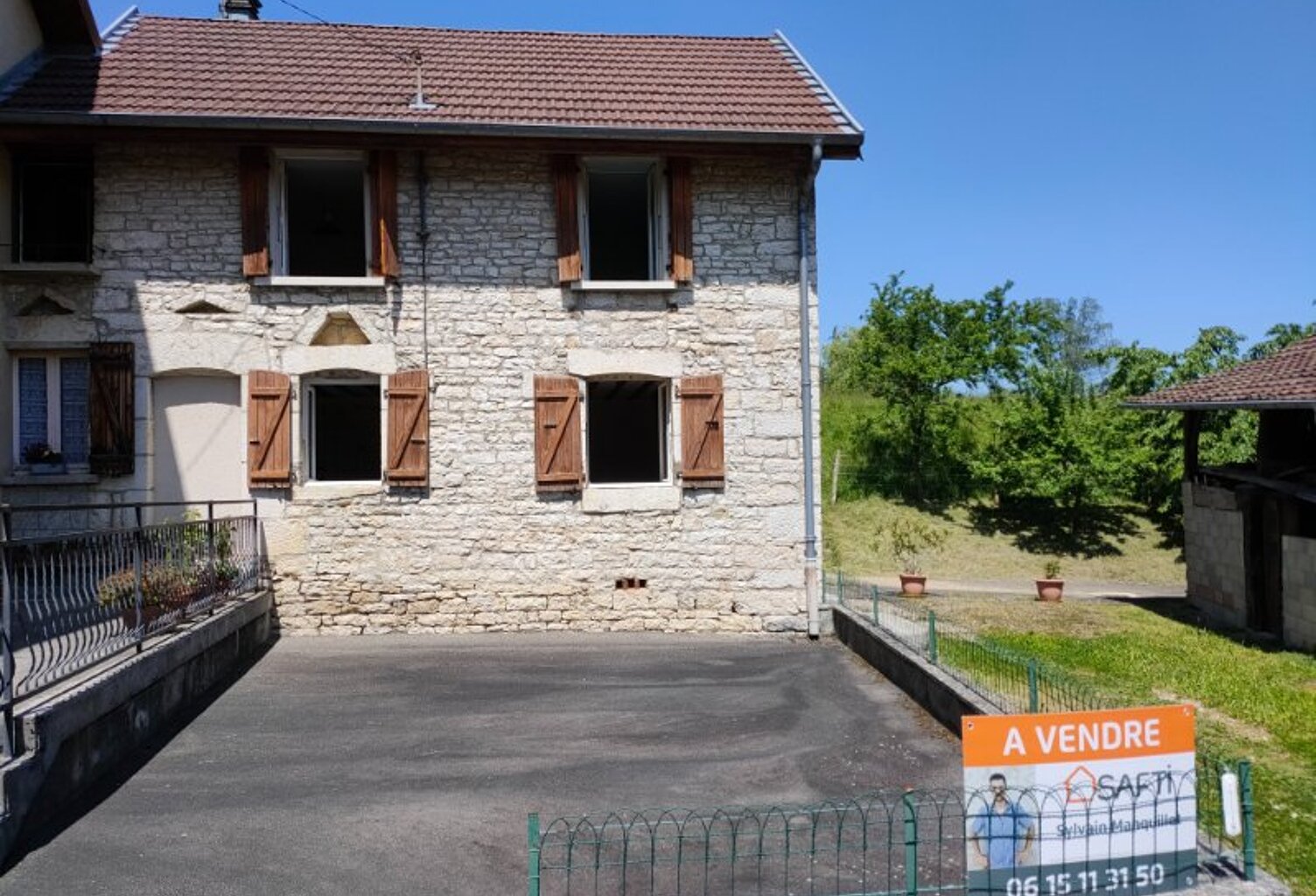 jolie maison en pierre à 10 min de ARBOIS ET SALINS LES BAINS JURA — photo 1