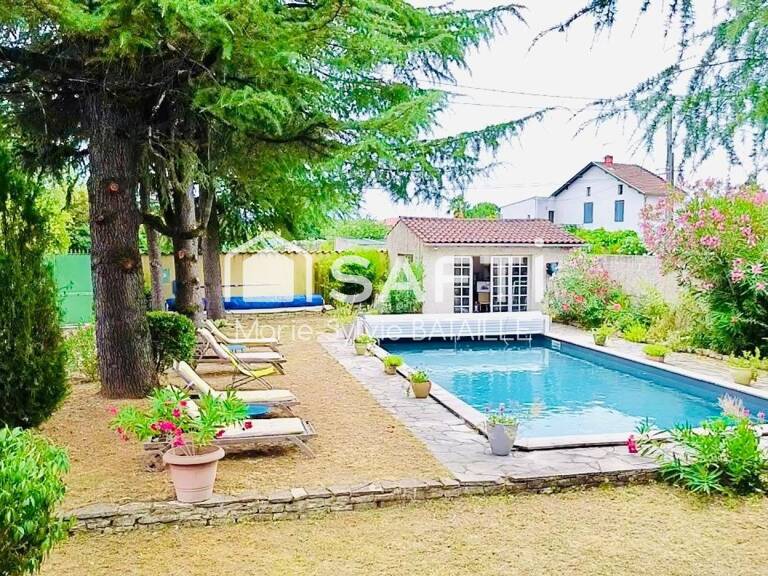 Maison avec parc de 1200m² garage, dépendance, pool house et piscine — photo 1