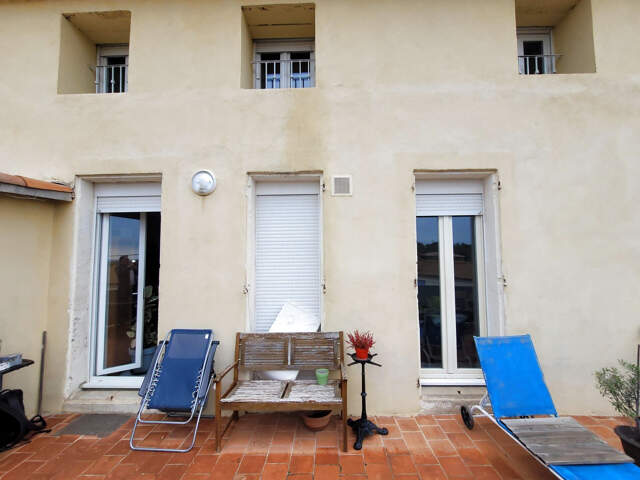 A vendre F3 loué grande terrasse — photo du bien