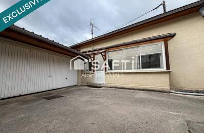 Maison idéalement située disposant d'une cour, d'un portail et un garage double — photo du bien