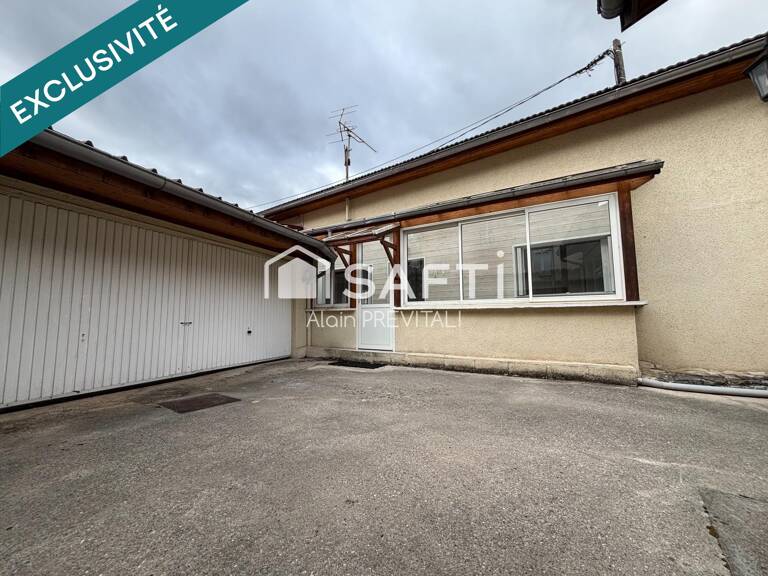Maison idéalement située disposant d'une cour, d'un portail et un garage double — photo 1