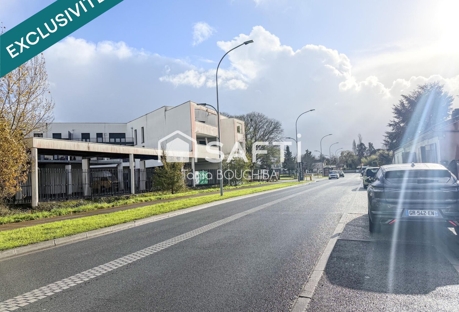 Double parking rare  Secteur Golf — photo 1