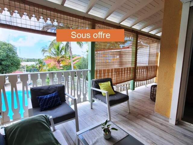 Sous - Offre- Marigot - Agrement -Souplex 2 chambres avec Piscine collective — photo du bien