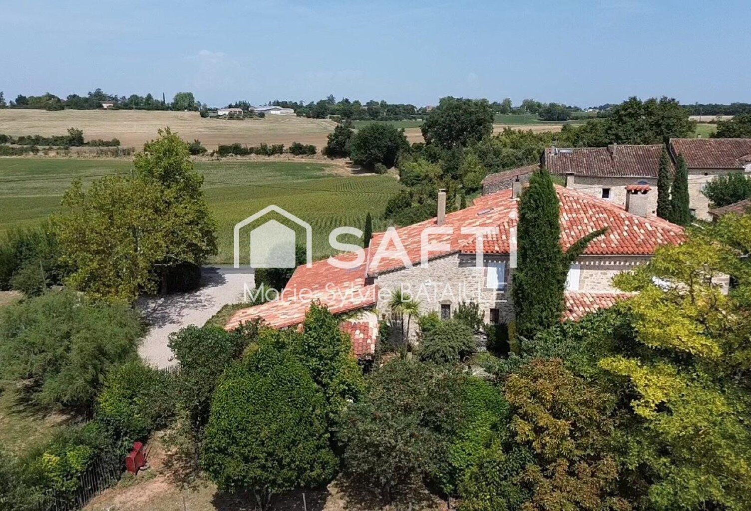 Propriété Avec Bâtisse en Pierre et Chalet En Bois Sur 1Ha de terrain — photo 1