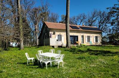 Maison en pierre rénovée récemment, sans voisins. — photo du bien