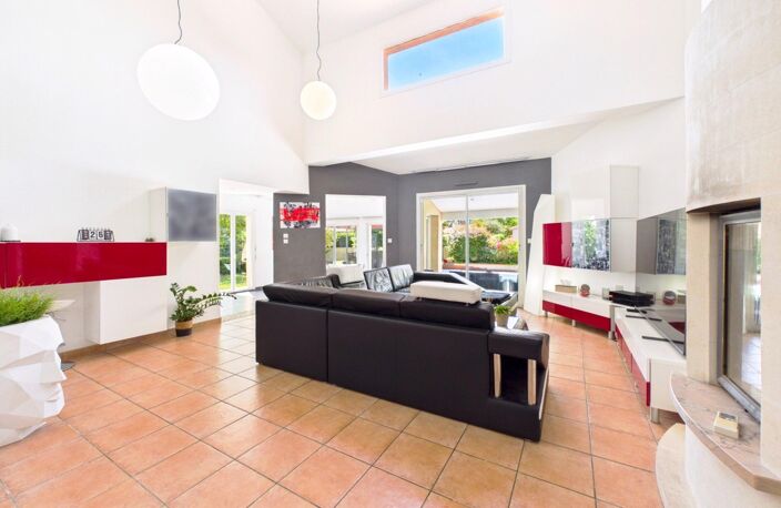 Magnifique Maison T7 220m2 sur 2000m2 de Terrain avec Piscine!!! — photo 2