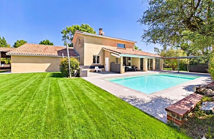 Magnifique Maison T7 220m2 sur 2000m2 de Terrain avec Piscine!!! — photo 3
