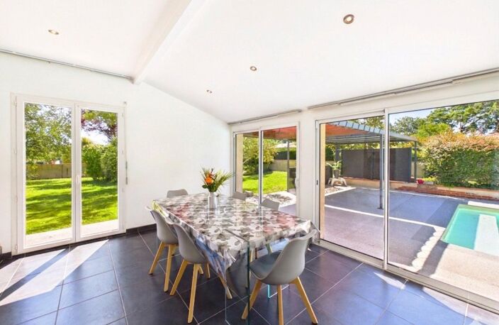 Magnifique Maison T7 220m2 sur 2000m2 de Terrain avec Piscine!!! — photo 4