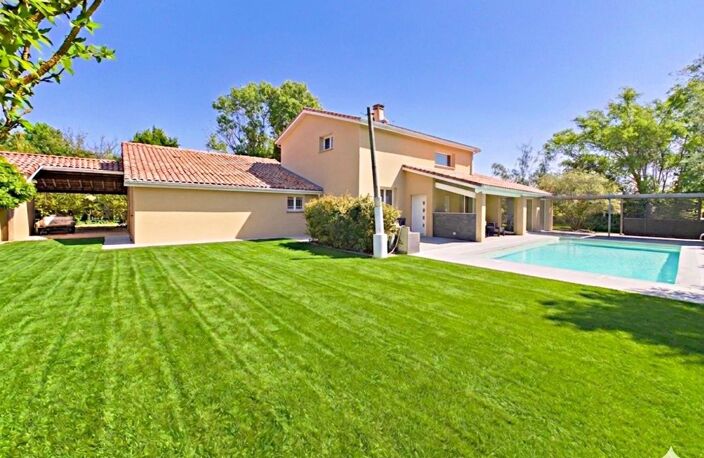 Magnifique Maison T7 220m2 sur 2000m2 de Terrain avec Piscine!!! — photo 5