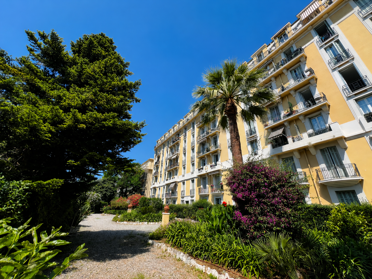 Nice Centre, Quartier Libération / Borriglione, Calme, Résidence avec jardins, Appartement 3 pièces, 48m2, Traversant, lumineux
