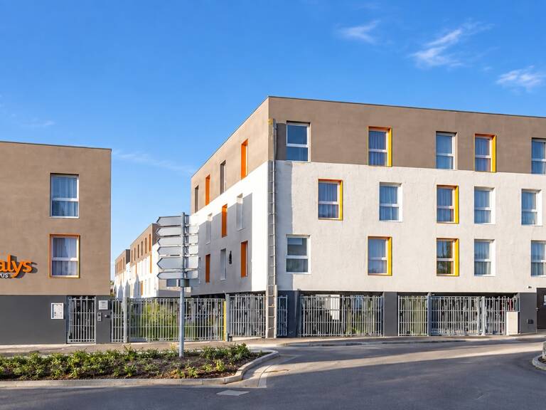 INVESTISSEMENT LMNP - POITIERS — photo 1