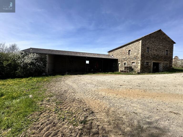 Corps de ferme sur le lac de Villefranche de Panat  — photo 1