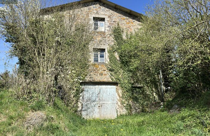 Corps de ferme sur le lac de Villefranche de Panat  — photo 2