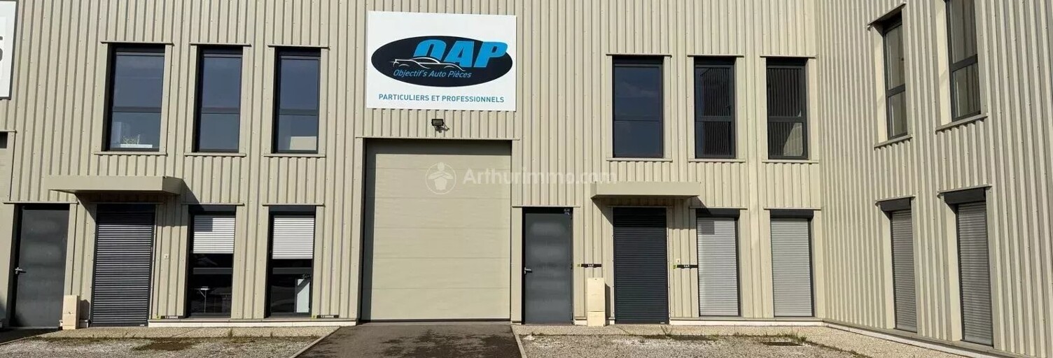 Commerce 3 Pièces 161 m² à louer à Décines-Charpieu (69150)
